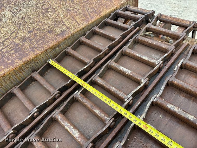 image for item FG0758 2013 Morbark Wood Hog 3400XT horizontal grinder