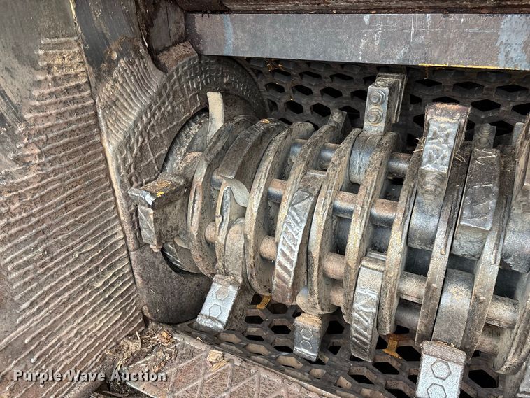 image for item FG0758 2013 Morbark Wood Hog 3400XT horizontal grinder