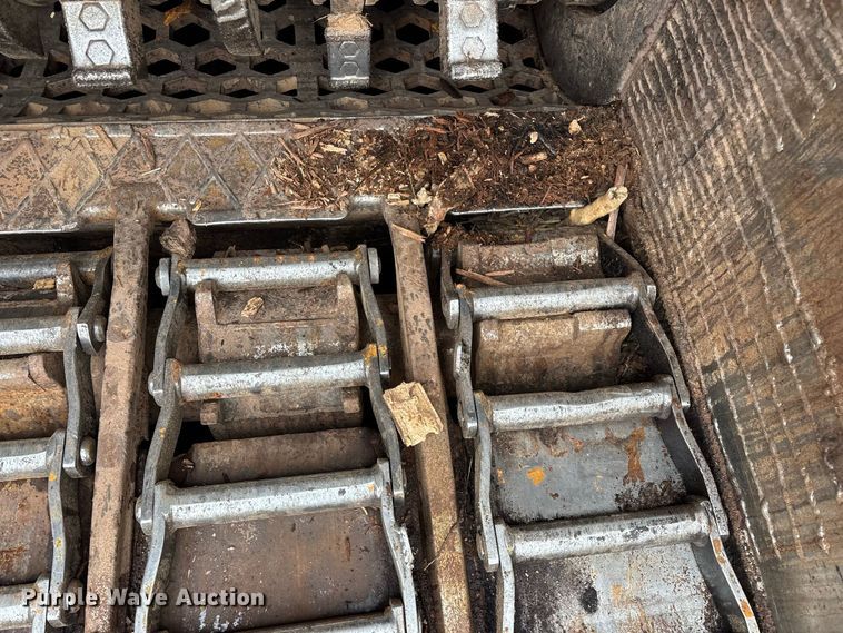 image for item FG0758 2013 Morbark Wood Hog 3400XT horizontal grinder