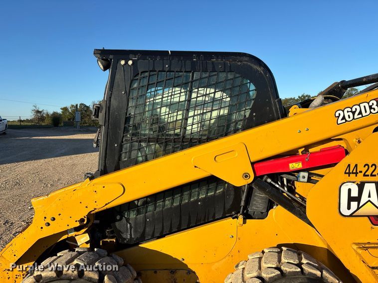 image for item FG0763 2020 Caterpillar 262D3 skid steer loader