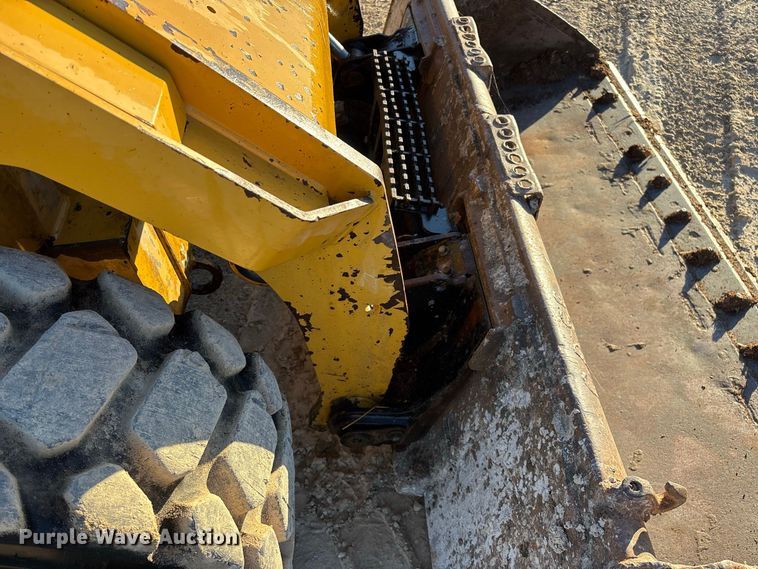 image for item FG0763 2020 Caterpillar 262D3 skid steer loader
