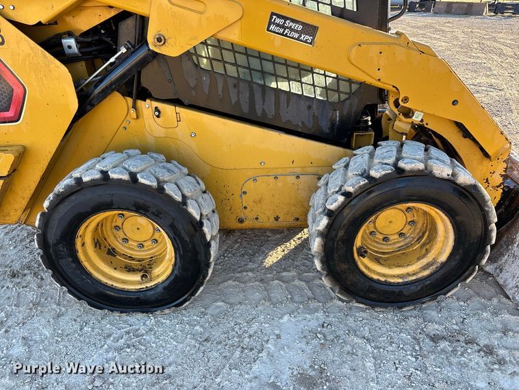 image for item FG0763 2020 Caterpillar 262D3 skid steer loader