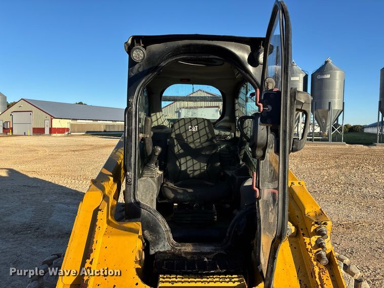 image for item FG0763 2020 Caterpillar 262D3 skid steer loader