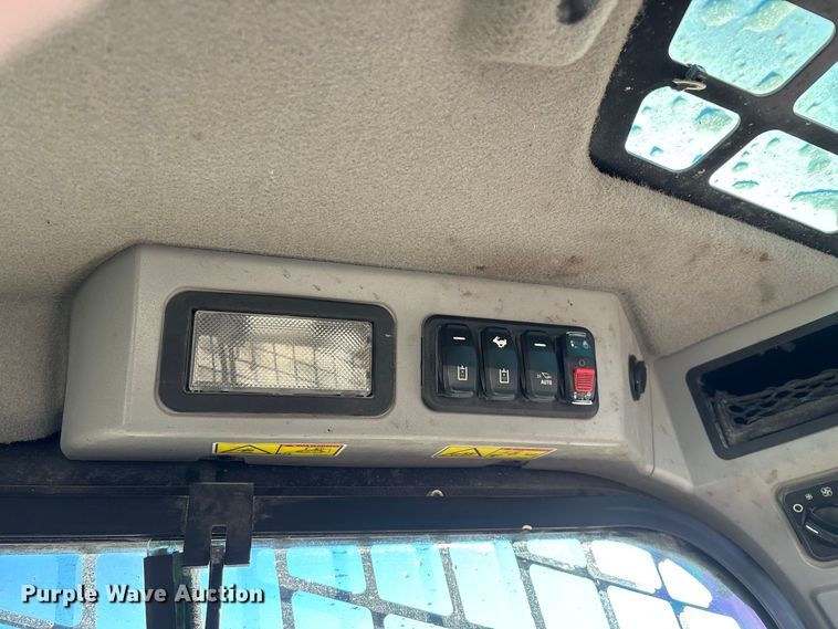 image for item FG0763 2020 Caterpillar 262D3 skid steer loader