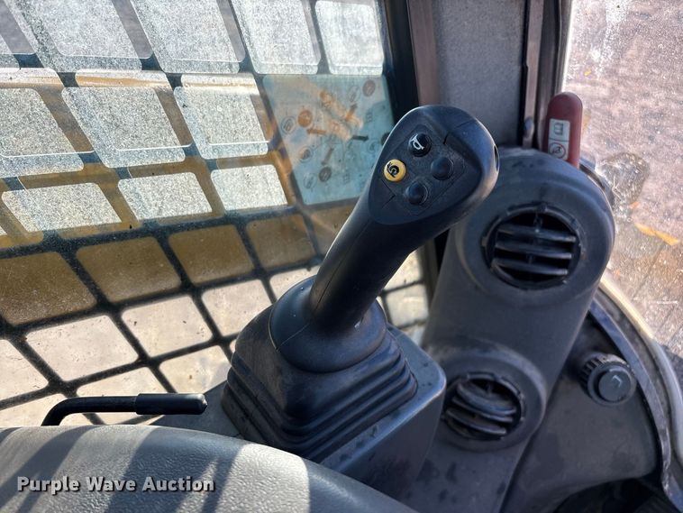 image for item FG0763 2020 Caterpillar 262D3 skid steer loader