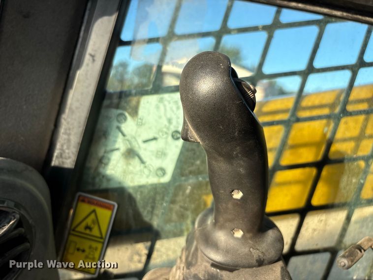 image for item FG0763 2020 Caterpillar 262D3 skid steer loader