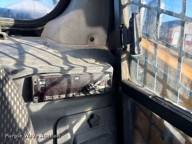 image for item FG0763 2020 Caterpillar 262D3 skid steer loader