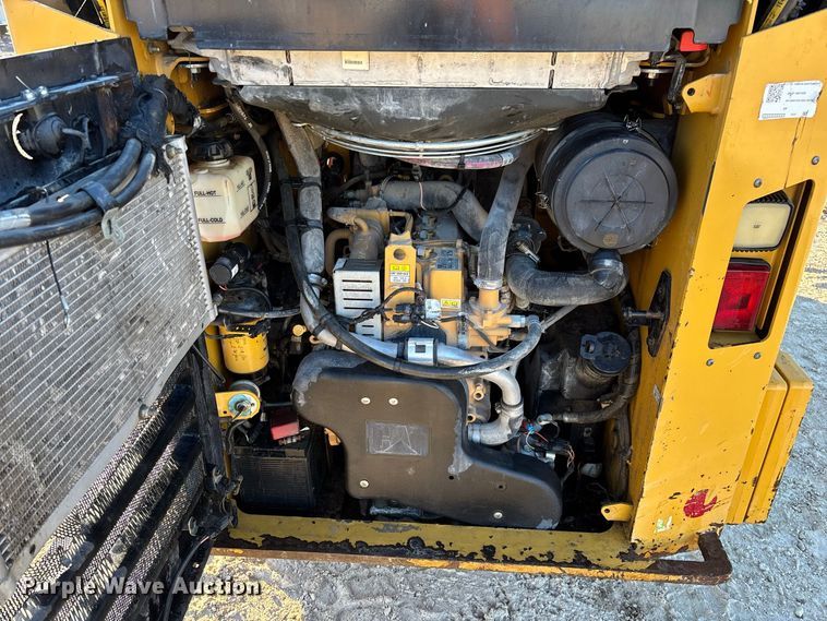 image for item FG0763 2020 Caterpillar 262D3 skid steer loader