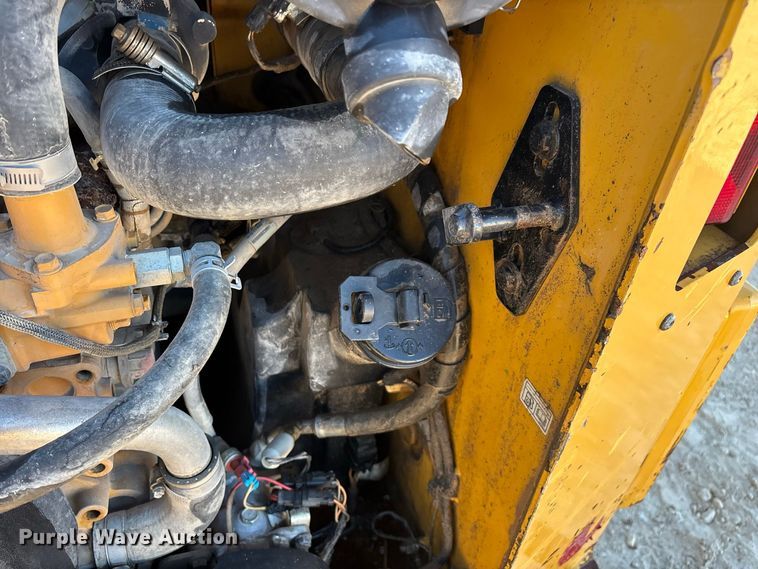 image for item FG0763 2020 Caterpillar 262D3 skid steer loader