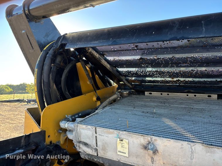 image for item FG0763 2020 Caterpillar 262D3 skid steer loader