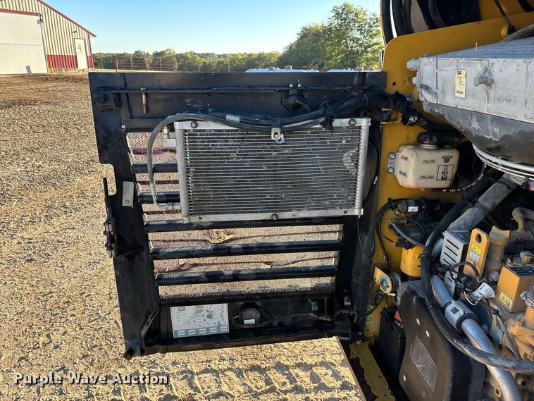 image for item FG0763 2020 Caterpillar 262D3 skid steer loader