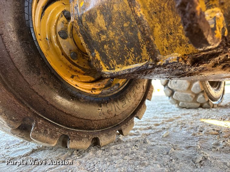 image for item FG0763 2020 Caterpillar 262D3 skid steer loader
