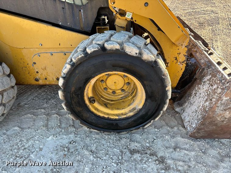 image for item FG0763 2020 Caterpillar 262D3 skid steer loader