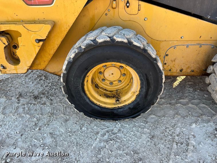 image for item FG0763 2020 Caterpillar 262D3 skid steer loader