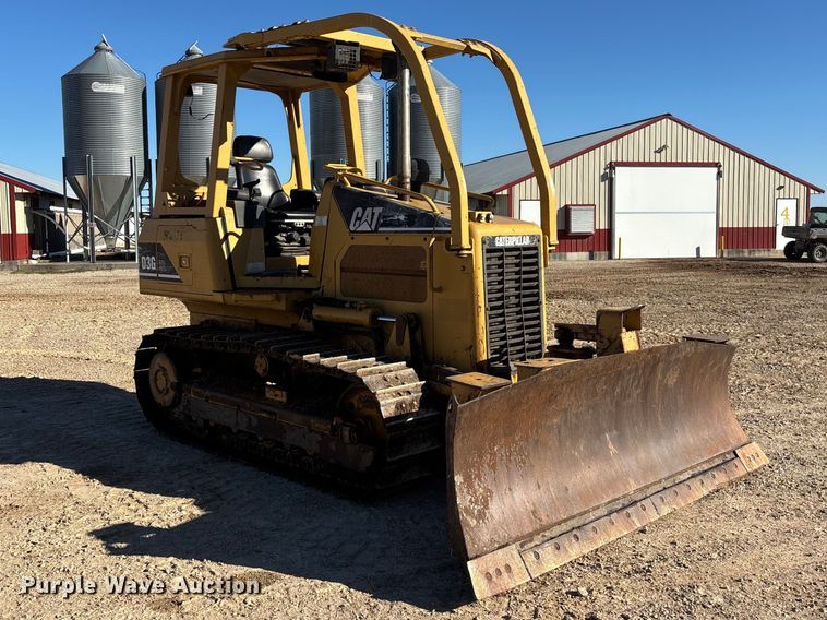 image for item FG0765 2004 Caterpillar D3G XL dozer