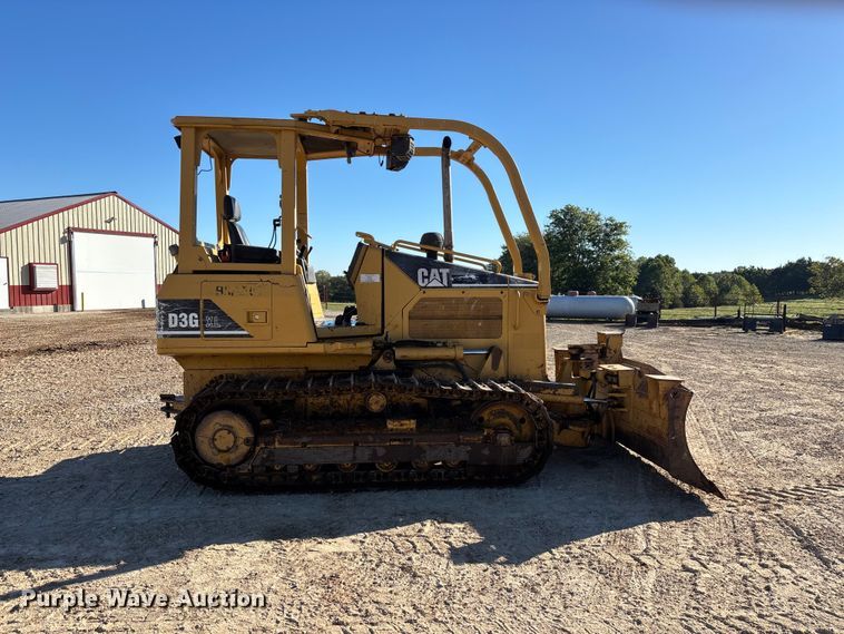 image for item FG0765 2004 Caterpillar D3G XL dozer