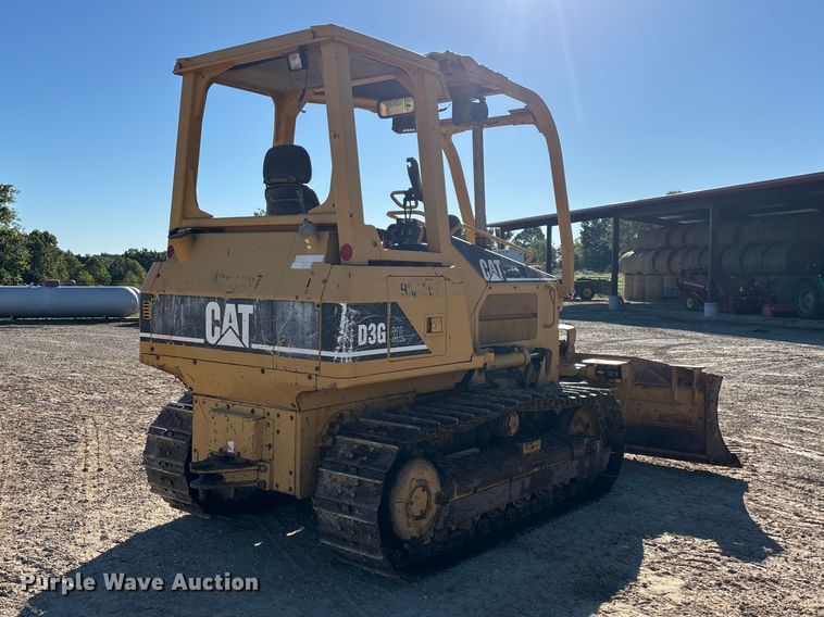 image for item FG0765 2004 Caterpillar D3G XL dozer