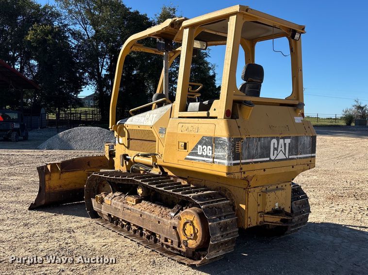image for item FG0765 2004 Caterpillar D3G XL dozer