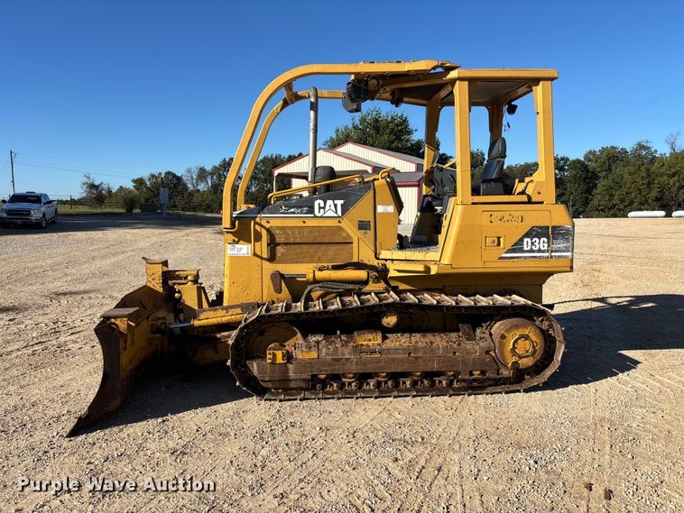 image for item FG0765 2004 Caterpillar D3G XL dozer