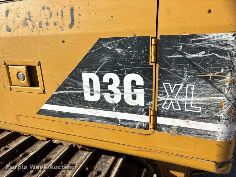 image for item FG0765 2004 Caterpillar D3G XL dozer
