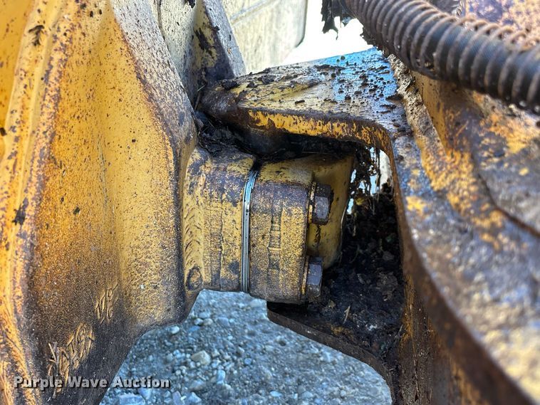 image for item FG0765 2004 Caterpillar D3G XL dozer