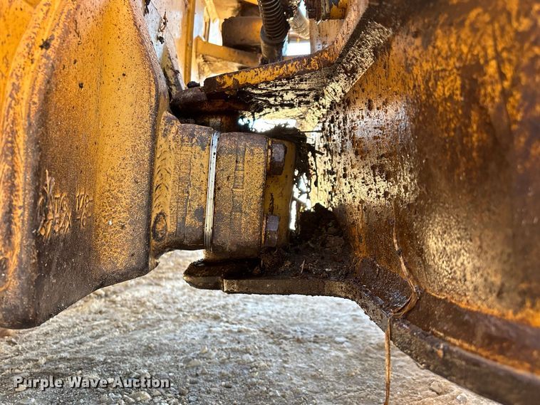 image for item FG0765 2004 Caterpillar D3G XL dozer