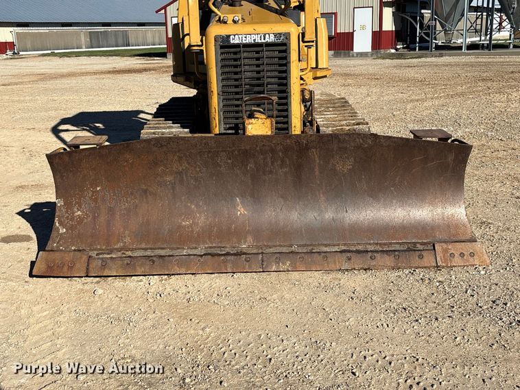 image for item FG0765 2004 Caterpillar D3G XL dozer