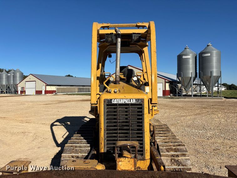 image for item FG0765 2004 Caterpillar D3G XL dozer