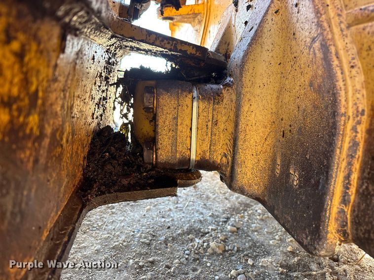 image for item FG0765 2004 Caterpillar D3G XL dozer