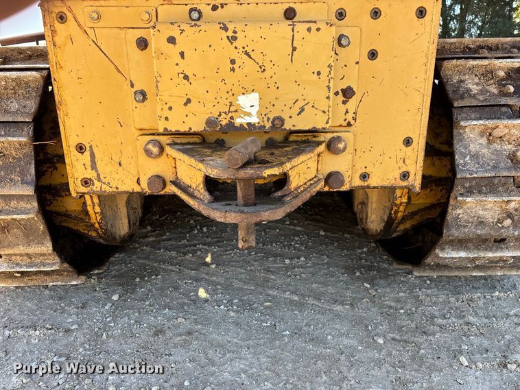image for item FG0765 2004 Caterpillar D3G XL dozer