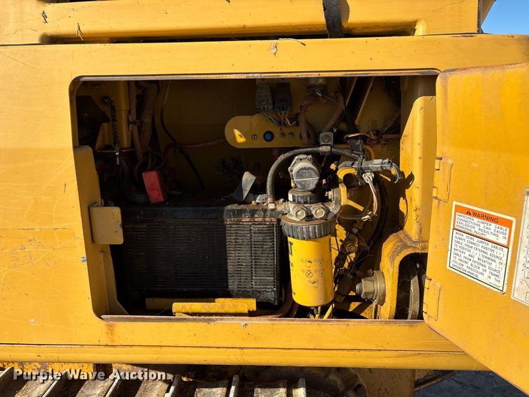 image for item FG0765 2004 Caterpillar D3G XL dozer