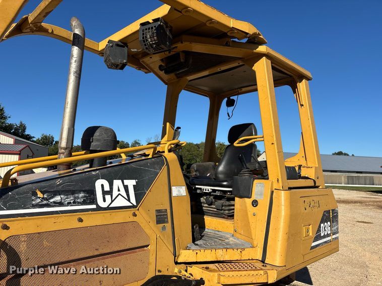 image for item FG0765 2004 Caterpillar D3G XL dozer