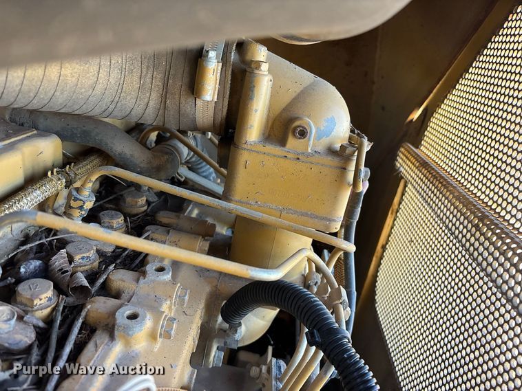 image for item FG0765 2004 Caterpillar D3G XL dozer