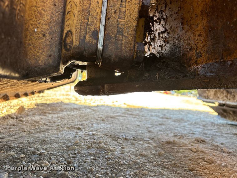 image for item FG0765 2004 Caterpillar D3G XL dozer