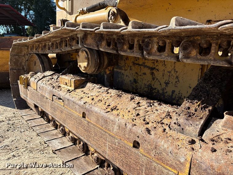 image for item FG0765 2004 Caterpillar D3G XL dozer
