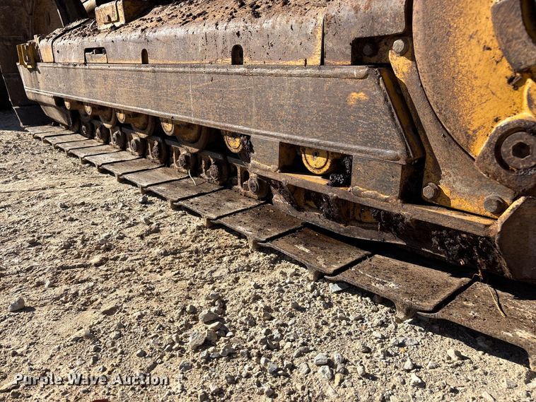 image for item FG0765 2004 Caterpillar D3G XL dozer