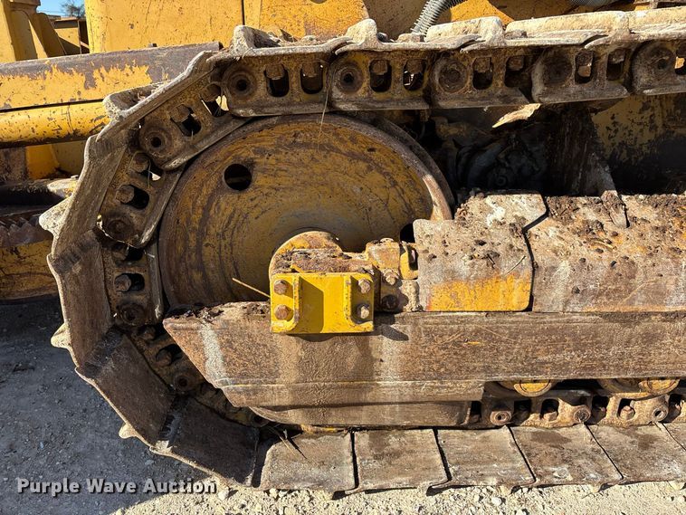 image for item FG0765 2004 Caterpillar D3G XL dozer