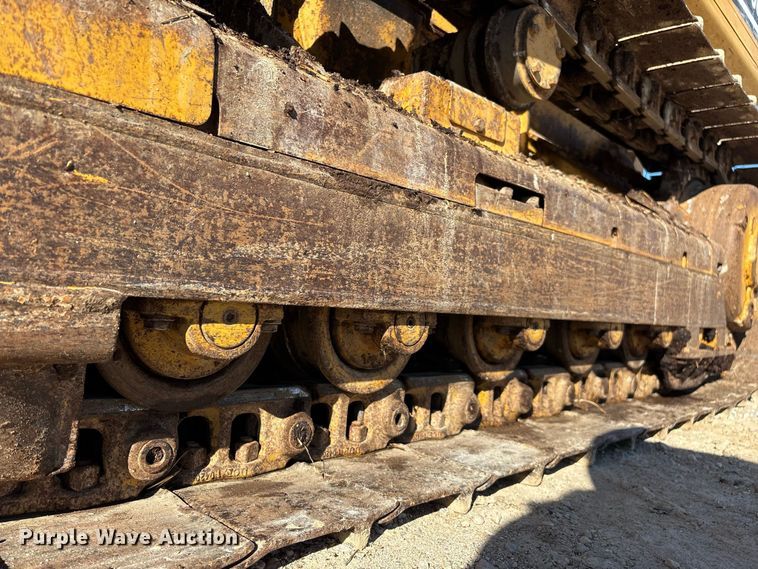 image for item FG0765 2004 Caterpillar D3G XL dozer