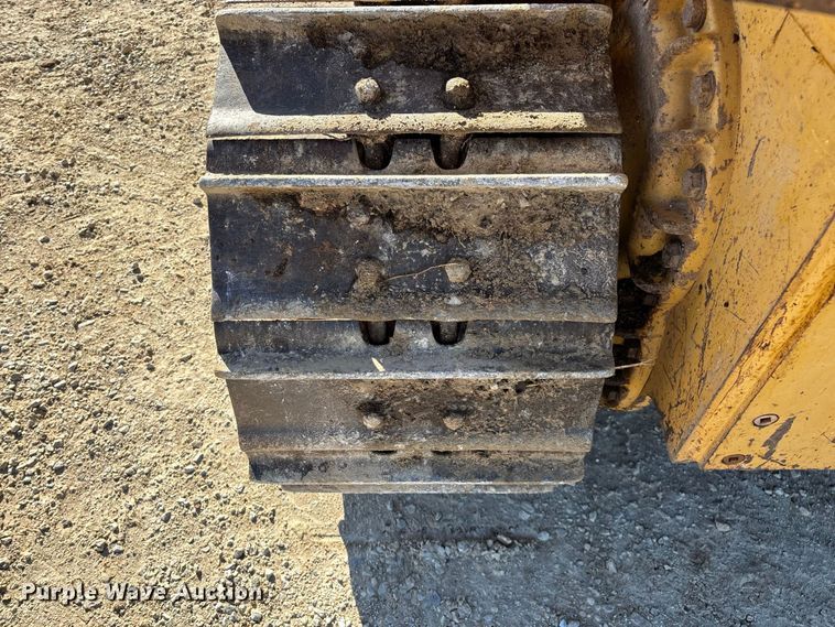 image for item FG0765 2004 Caterpillar D3G XL dozer