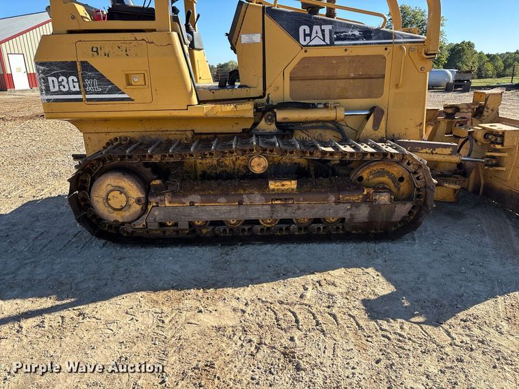 image for item FG0765 2004 Caterpillar D3G XL dozer