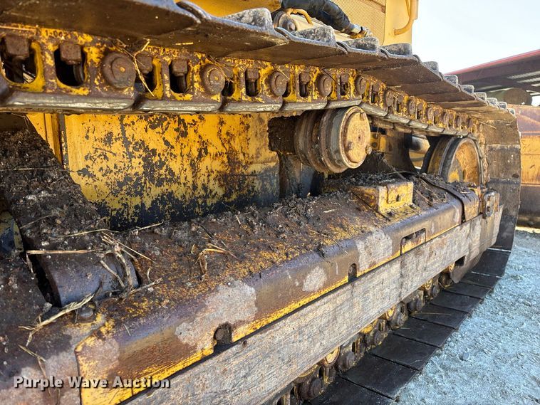 image for item FG0765 2004 Caterpillar D3G XL dozer