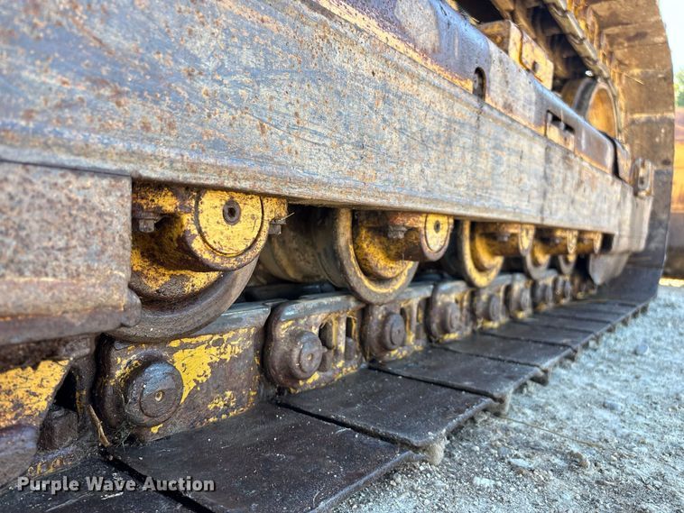 image for item FG0765 2004 Caterpillar D3G XL dozer