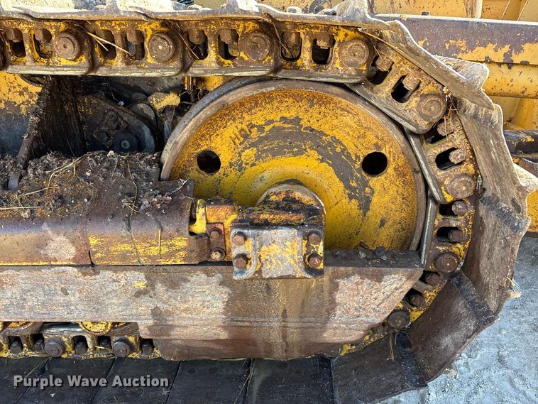 image for item FG0765 2004 Caterpillar D3G XL dozer