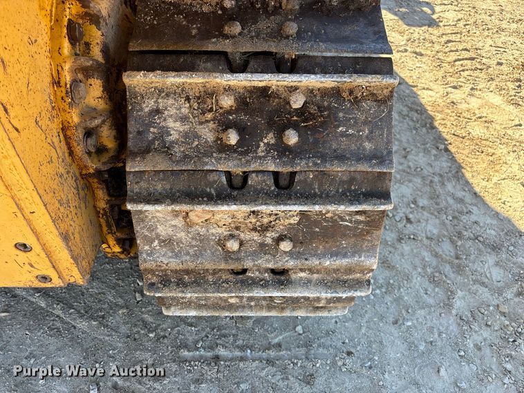 image for item FG0765 2004 Caterpillar D3G XL dozer