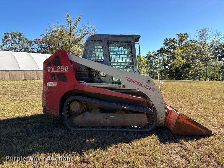 image for item FG0769 2011 Takeuchi TL250 tracked skid steer loader