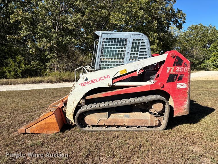 image for item FG0769 2011 Takeuchi TL250 tracked skid steer loader