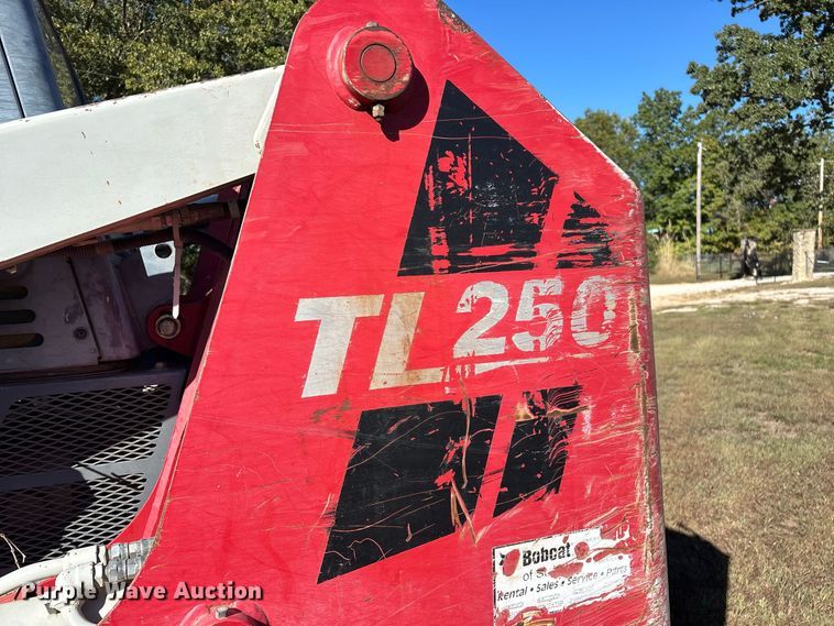 image for item FG0769 2011 Takeuchi TL250 tracked skid steer loader