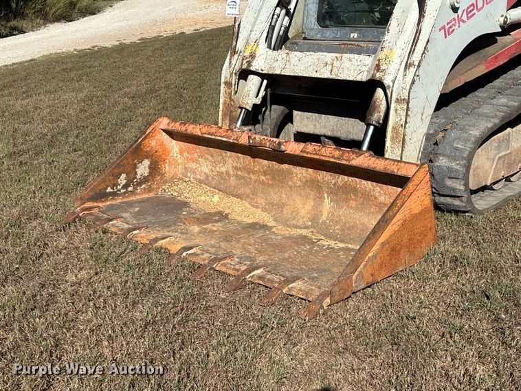 image for item FG0769 2011 Takeuchi TL250 tracked skid steer loader