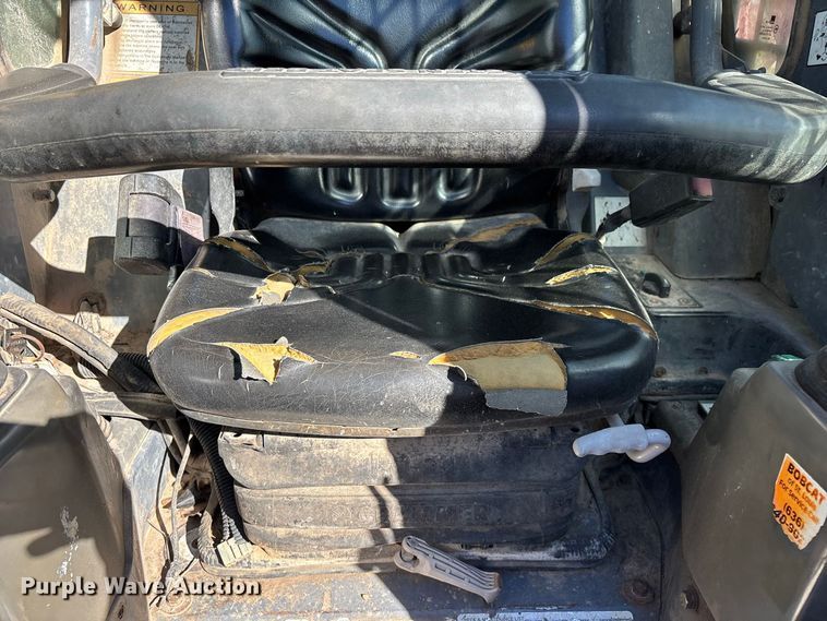 image for item FG0769 2011 Takeuchi TL250 tracked skid steer loader