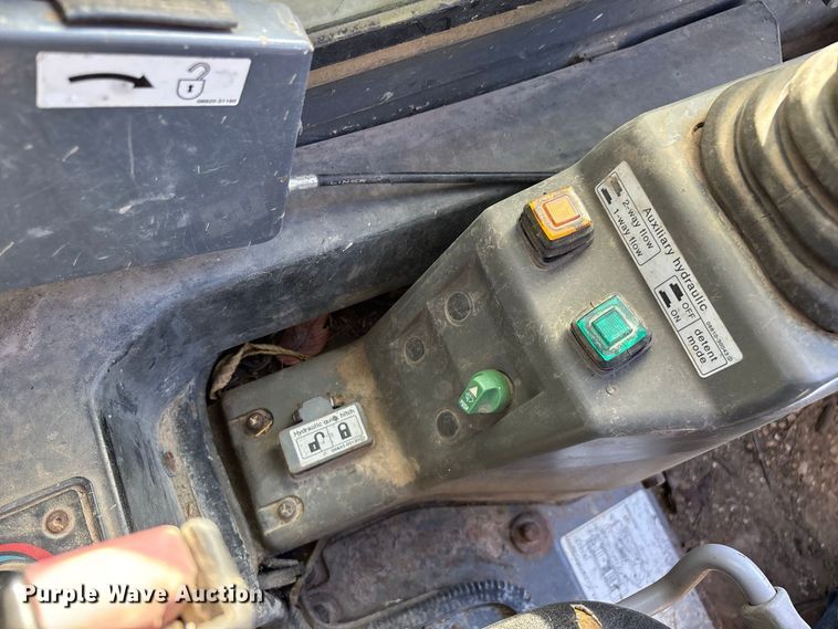 image for item FG0769 2011 Takeuchi TL250 tracked skid steer loader